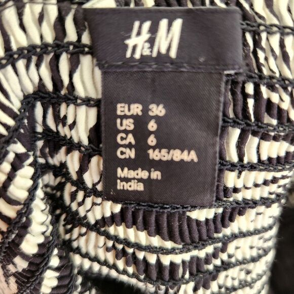 VINTAGE H&M Palm Leaf Print Halter Dress Black and White Flair Skirt fully lined - Picture 12 of 14